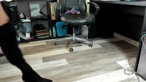 nylonaphile online show from January 7, 3:02 pm