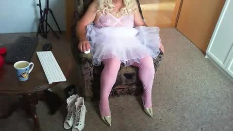 Snapshot of nyloniasau chatting on October 11, 11:31 am Strumpfhose online show from October 11, 11:31 am