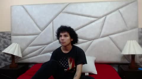Snapshot of nyx_and_arian chatting on April 17, 2:03 am nyx_and_arian online show from April 17, 2:03 am