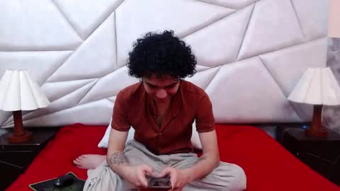 Snapshot of nyx_and_arian chatting on April 21, 1:53 am nyx_and_arian online show from April 21, 1:53 am