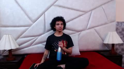 Snapshot of nyx_and_arian chatting on April 26, 1:58 am nyx_and_arian online show from April 26, 1:58 am