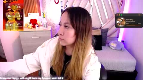 Snapshot of nyx_andria chatting on April 23, 2:35 am Alex . online show from April 23, 2:35 am