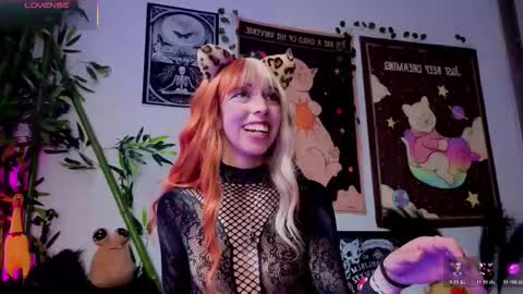   online show from February 21, 8:10 pm