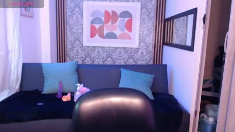 Snapshot of nyxx_velariia chatting on April 17, 3:48 pm Nyxx vala online show from April 17, 3:48 pm