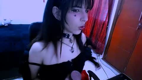 Snapshot of nyxxei chatting on June 16, 10:34 pm Nyxxei online show from June 16, 10:34 pm