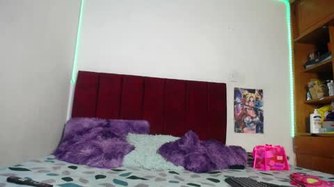 Snapshot of nyxxx_rouge chatting on April 2, 6:11 am nyxxx_rouge online show from April 2, 6:11 am