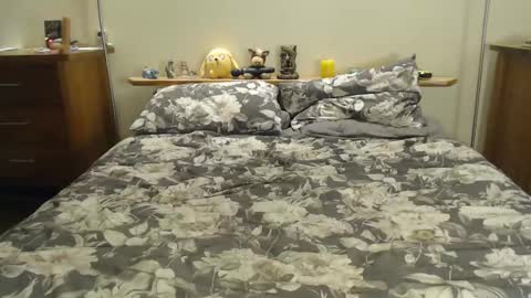 Stef  Derek online show from March 7, 10:56 am