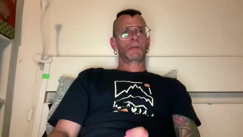 Jonathan Deep online show from April 8, 11:59 pm