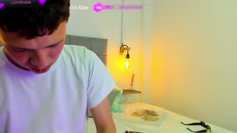 Snapshot of oasis_ossa chatting on December 12, 4:37 am Lyam online show from December 12, 4:37 am