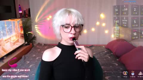 Moonlight online show from December 4, 8:45 am