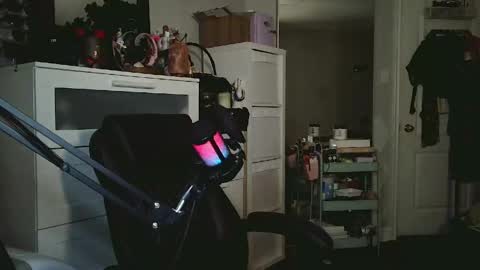 Snapshot of obeycarrienoona chatting on May 21, 1:23 am Goddess Carrie online show from May 21, 1:23 am