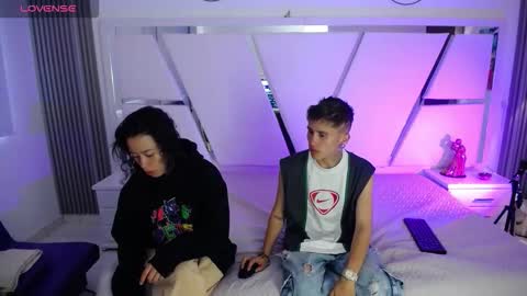 oblivionlove online show from February 4, 12:33 pm