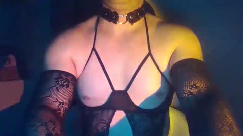 Snapshot of obscuraboy chatting on June 7, 10:57 pm Doxy online show from June 7, 10:57 pm