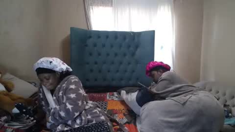 Snapshot of obsessedmimi chatting on April 27, 11:30 am obsessedmimi online show from April 27, 11:30 am