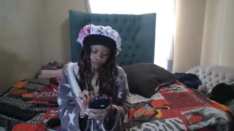 Snapshot of obsessedmimi chatting on April 28, 9:36 am obsessedmimi online show from April 28, 9:36 am