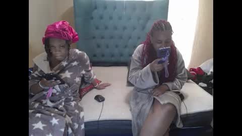 Snapshot of obsessedmimi chatting on May 15, 9:49 am obsessedmimi online show from May 15, 9:49 am