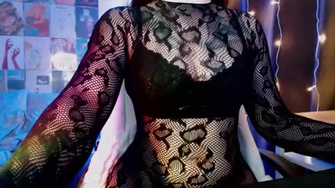 Snapshot of obsidian_siren chatting on March 3, 3:18 pm obsidian_siren online show from March 3, 3:18 pm