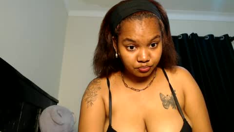 Snapshot of obsidianrose_ chatting on June 8, 3:40 am obsidianrose_ online show from June 8, 3:40 am