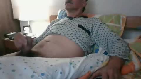 Snapshot of ocorrea chatting on May 11, 3:34 am ocorrea online show from May 11, 3:34 am