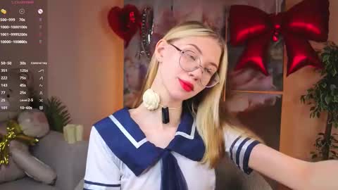 Lynna online show from February 15, 11:08 am