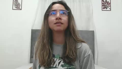 Val online show from February 22, 8:18 pm