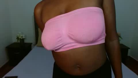 Snapshot of odrienna chatting on February 15, 7:51 am odrie online show from February 15, 7:51 am