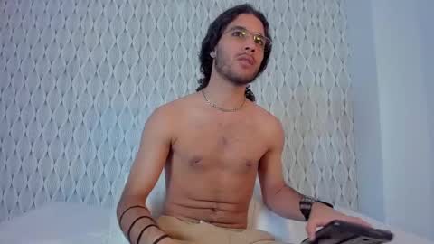 Snapshot of oezack__ chatting on January 23, 5:42 pm Zack online show from January 23, 5:42 pm