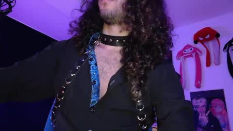 Snapshot of oezack__ chatting on February 13, 4:00 am Zack online show from February 13, 4:00 am