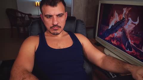 Snapshot of officeman7 chatting on December 16, 5:43 pm officeman7 online show from December 16, 5:43 pm