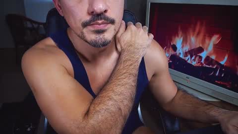 Snapshot of officeman7 chatting on December 17, 6:20 pm officeman7 online show from December 17, 6:20 pm