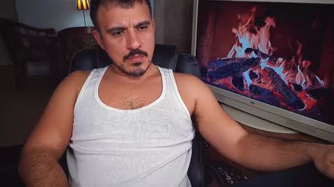 Snapshot of officeman7 chatting on December 27, 8:39 pm officeman7 online show from December 27, 8:39 pm