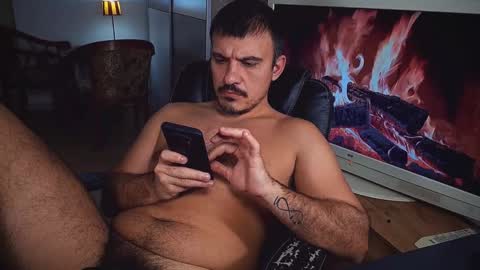 Snapshot of officeman7 chatting on January 12, 8:47 pm officeman7 online show from January 12, 8:47 pm