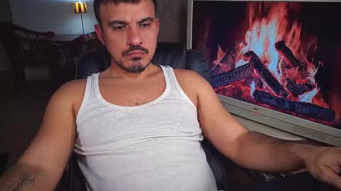 Snapshot of officeman7 chatting on February 2, 4:32 pm officeman7 online show from February 2, 4:32 pm