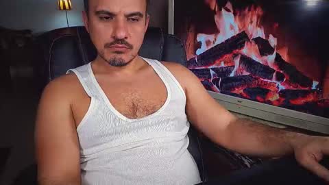 Snapshot of officeman7 chatting on February 15, 5:28 pm officeman7 online show from February 15, 5:28 pm