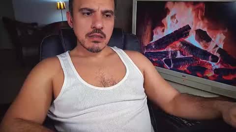 Snapshot of officeman7 chatting on February 16, 4:32 pm officeman7 online show from February 16, 4:32 pm