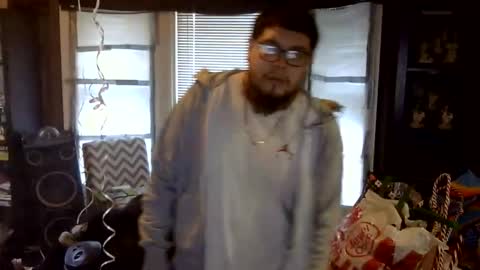 oscar flores online show from March 8, 1:15 pm