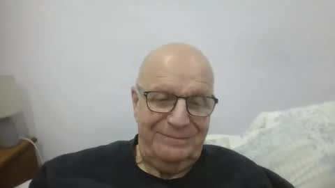 Snapshot of oggi95 chatting on December 1, 7:58 pm oggi95 online show from December 1, 7:58 pm