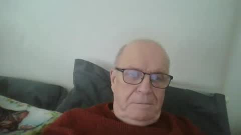 Snapshot of oggi95 chatting on February 10, 11:36 am oggi95 online show from February 10, 11:36 am