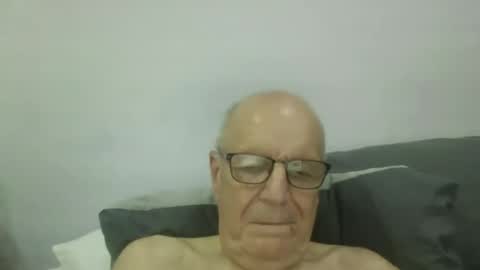 Snapshot of oggi95 chatting on September 17, 6:04 am oggi95 online show from September 17, 6:04 am