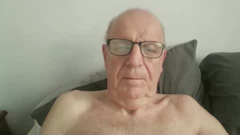 Snapshot of oggi95 chatting on September 21, 6:37 am oggi95 online show from September 21, 6:37 am