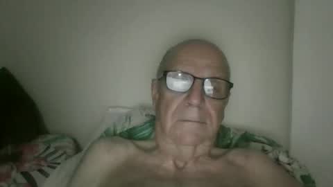 Snapshot of oggi95 chatting on October 20, 6:14 am oggi95 online show from October 20, 6:14 am