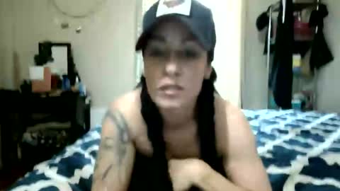 Snapshot of oglitcouple chatting on June 10, 1:43 pm Lit en Cama online show from June 10, 1:43 pm