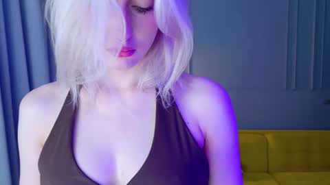 Snapshot of oh__lily chatting on August 2, 2:48 pm Lily online show from August 2, 2:48 pm