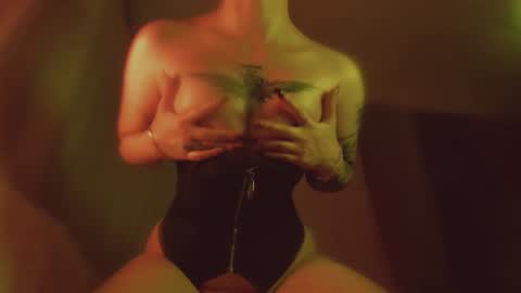 Snapshot of oh_lilith chatting on October 12, 10:09 pm your dear Lilith Chapman online show from October 12, 10:09 pm