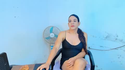 Snapshot of oh_tique chatting on February 19, 1:07 pm LU online show from February 19, 1:07 pm