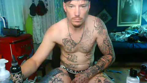 who dares  toss me some  tips lets have fun online show from April 29, 4:22 pm