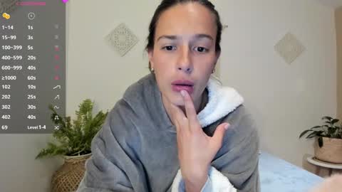 Snapshot of ohanna_ chatting on January 11, 3:44 am ohanna_ online show from January 11, 3:44 am