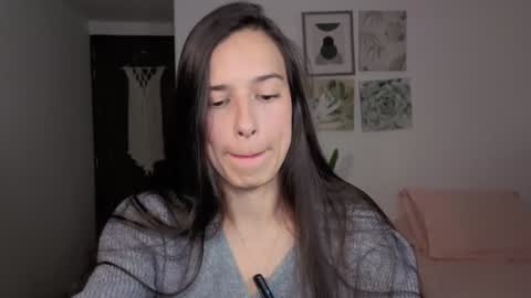 ohanna_ online show from March 3, 11:43 pm