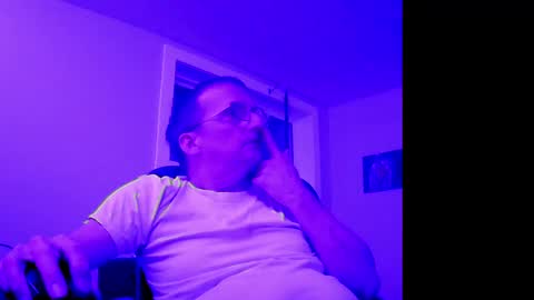 Snapshot of ohbitt chatting on November 15, 5:16 am ohbitt online show from November 15, 5:16 am
