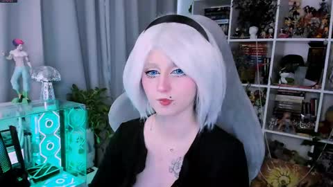 Snapshot of ohclementinee chatting on May 28, 8:33 am Clementine Clem online show from May 28, 8:33 am
